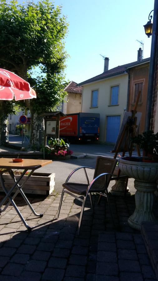 Le Pic Boeuf Manthes Exterior photo